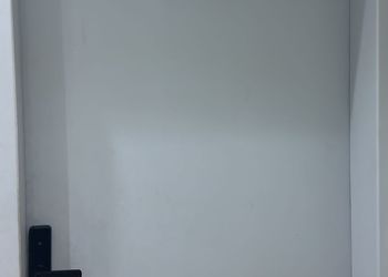شقة بصالة مريحة ودخول ذاتي 