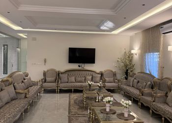 شاليه بالعاب اطفال وجلسة خارجية