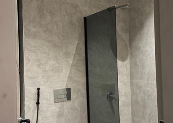 استديو بأثاث مريح وبسيط 