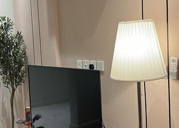 استديو بأثاث مريح وبسيط 