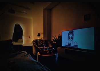 استديو بسرير ماستر وجلسة مريحة 