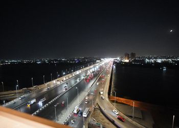 شقة بغرفة معيشة وغرفة نوم 