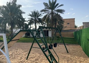 مزرعة بمناظر خلابة وجلسات خارجية 