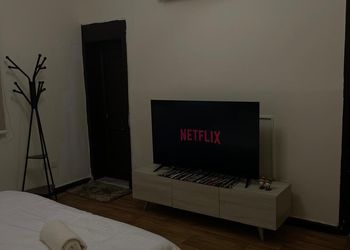 استديو هادئ بدخول ذاتي 