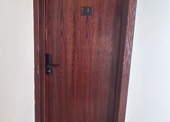 استديو بأثاث مريح وبسيط 