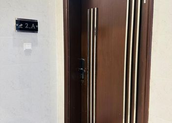 استديو بسرير ماستر وجلسة جانبية 