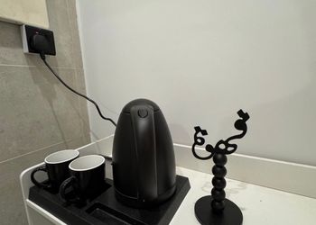 استديو هادئ بسرير ماستر