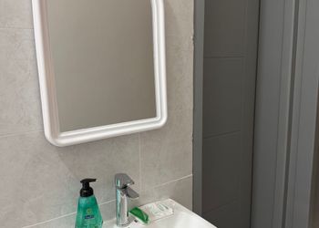 استديو بسرير ماستر وجلسة جانبية