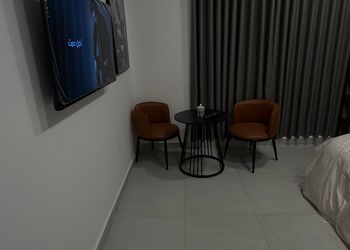 استديو بسرير ماستر وجلسة جانبية