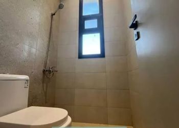 شقة بغرفة معيشة وغرفتين نوم 