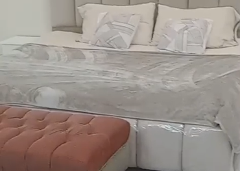 استديو بسرير ماستر وجلسة مريحة 