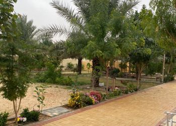 مزرعة بجلسة خارجية وبأجواء ريفية