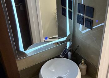 استديو هادئ بسرير ماستر