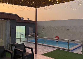 شاليه بمسبح والعاب مائية 