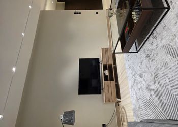 شقة بصالة مريحة وغرفة نوم 