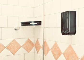 استديو بأثاث مريح وبسيط 