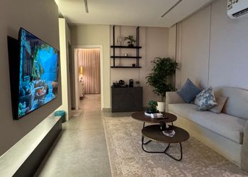 شقة بدخول ذاتي وتصميم أنيق 