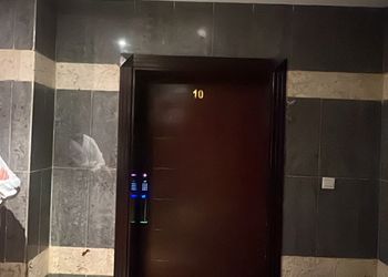 شقة بغرفة معيشة وغرفة نوم 