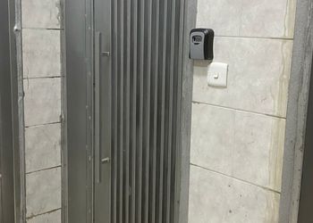 استديو بسرير ماستر وجلسة جانبية 