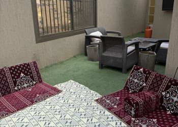 استديو بجلسة خارجية وسرير ماستر 
