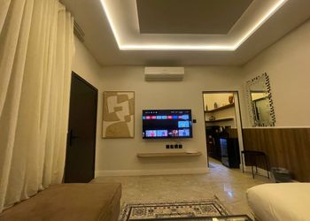 استديو بأثاث مريح وبسيط 