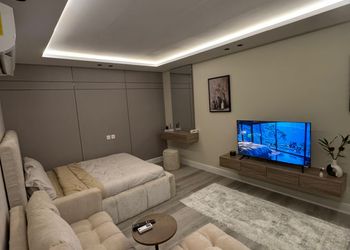 استديو بدخول ذاتي وتصميم هادئ 