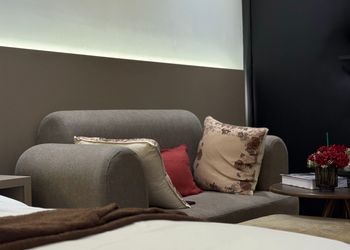 استديو بسرير ماستر وجلسة جانبية 