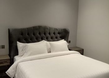 استديو بسرير ماستر 