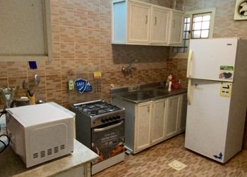 استراحة بمسطح اخضر وجلسة