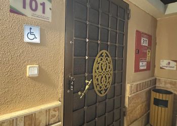 استديو بسرير ماستر وجلسة خارجية 
