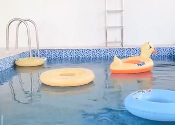 شاليه بملحق خارجي وجلسات خارجية