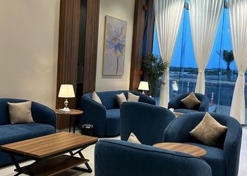 استديو بأثاث مريح وبسيط 