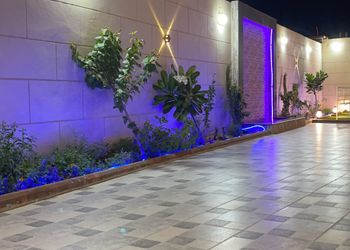 شاليه بمسطح اخضر  ومسبح خارجي
