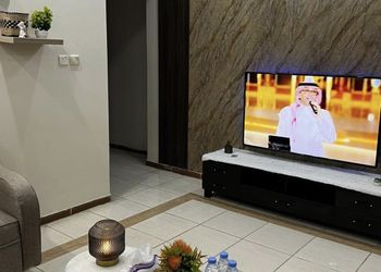 شقة بصالة وغرفتين نوم 