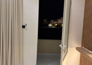 شقة بغرفة معيشة وغرفة نوم 