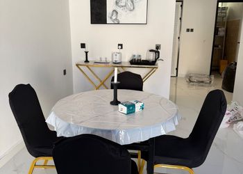 شاليه بصالة واسعة وغرفة ماستر