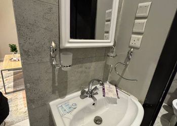استديو بسرير ماستر وجلسة جانبية