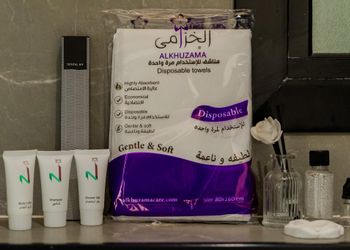 شقة بغرفة معيشة وغرفة نوم 