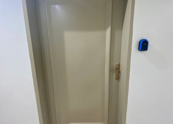 شقة بغرفة جلوس وغرفة نوم 