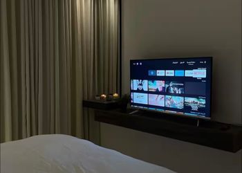 شقة بغرفة نوم وتصميم هادئ 