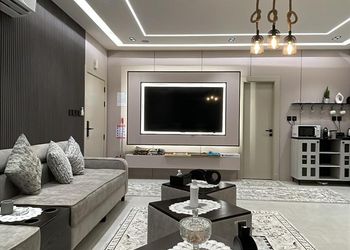 شقة بغرفة معيشة وغرفتين نوم 