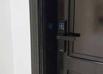 استديو بأثاث مريح وبسيط 