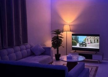 شقة بغرفة معيشة وغرفة نوم 