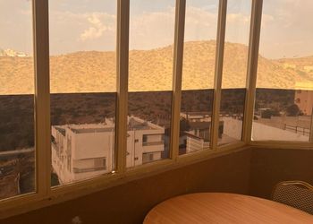 شقة بألعاب أطفال