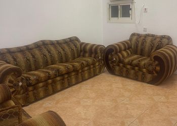 شقة بغرفة معيشة وغرفتين نوم 