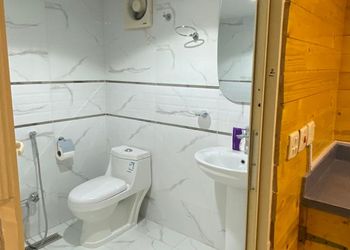 كوخ بغرفة نوم وفناء خارجي