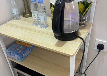 شقة بصالة مريحة وغرفة نوم 