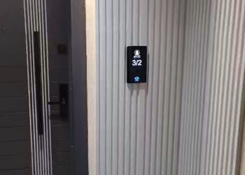 شقة بغرفة معيشة وغرفة نوم 