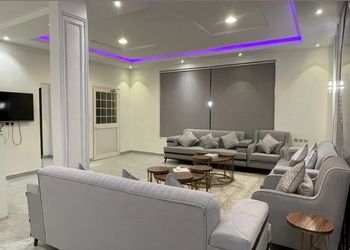 شاليه بمسطح اخضر