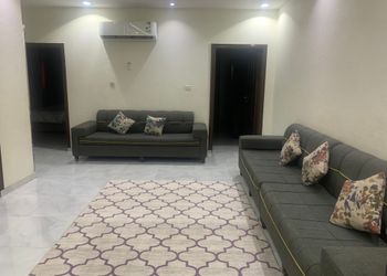شقة بغرفة معيشة وغرفتين نوم 